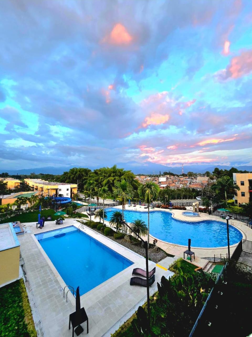 Apartamento Privado Vacacional A 5M Del Aeropuerto, 20 Minutos Del Parque Del Cafe Y Centro De Armenia Con 4 Piscinas, 3 Jacuzzi, Sauna By Molca Xperiences 2H Eksteriør bilde